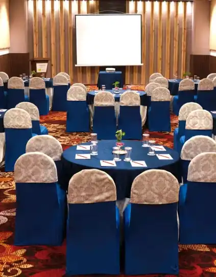 Corporate Boardroom Pune - Ruby Meeting Room Boardroom for meetings Pune with executive ambiance
