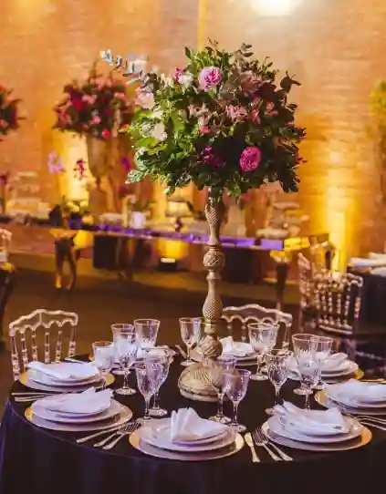 Explore Nashik – A Blend of Heritage and Modernity Scenic view of Nashik city with natural surroundings and modern structures