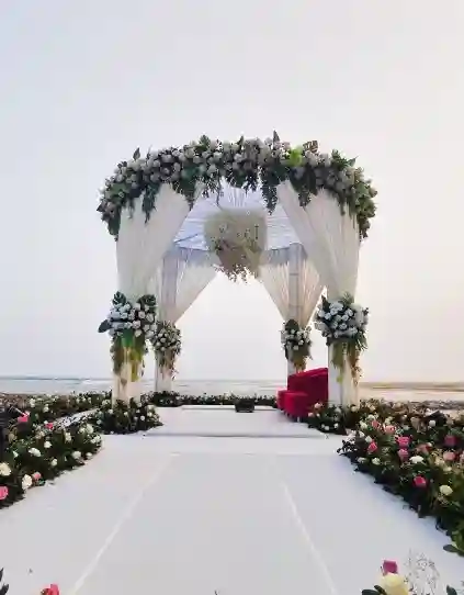 Mumbai Banquet Hall for Large Events Banquet hall in Mumbai with large tables for events